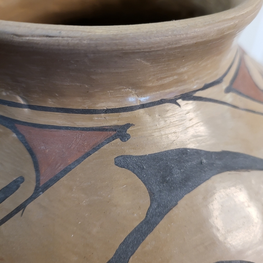 Vintage Southwestern Hand Made / Painted Pueblo Pottery 10"×12.5" - Picture 7 of 10